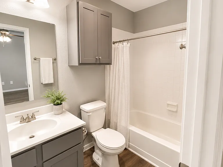 6302-6304 Waddesdon Blf — Photo 9
