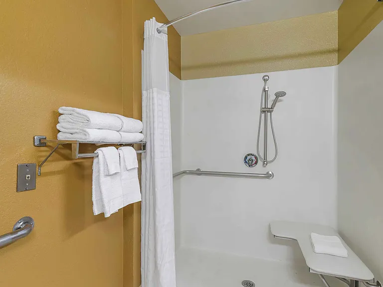Studio Suite - 1 Queen Bed