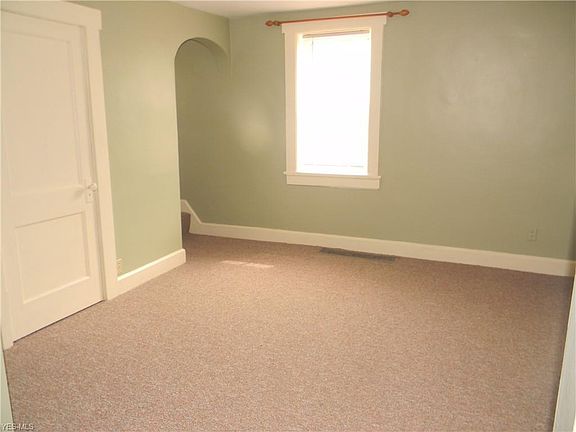 5th image of 408 S Bauman Ct