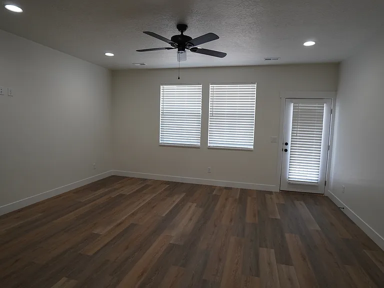 1558 S 150 W — Photo 9