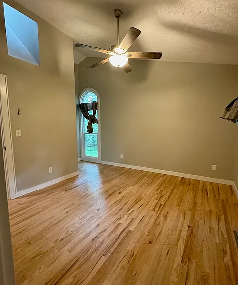411 Patrick Henry Dr — Photo 21