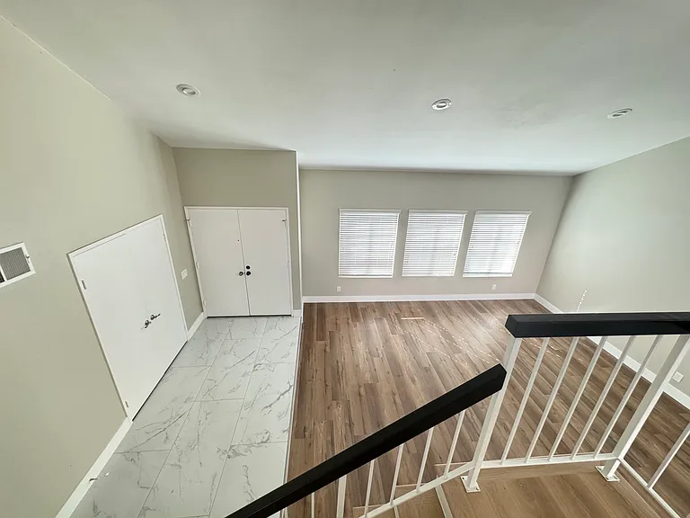 Silver Rain Dr — Photo 14
