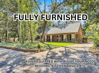 3300 Magnolia Ln, Ocean Springs, MS 39564