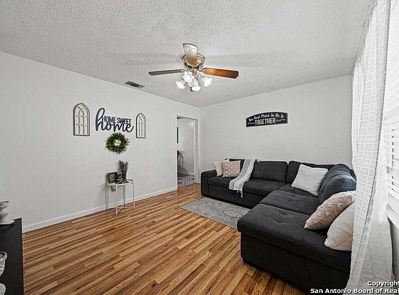 3rd image of 331 W Petaluma Blvd