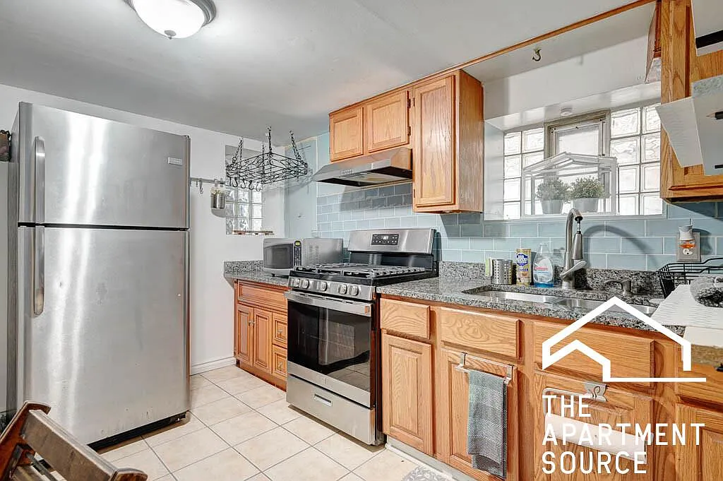2837 North Francisco Avenue #G — Photo 2