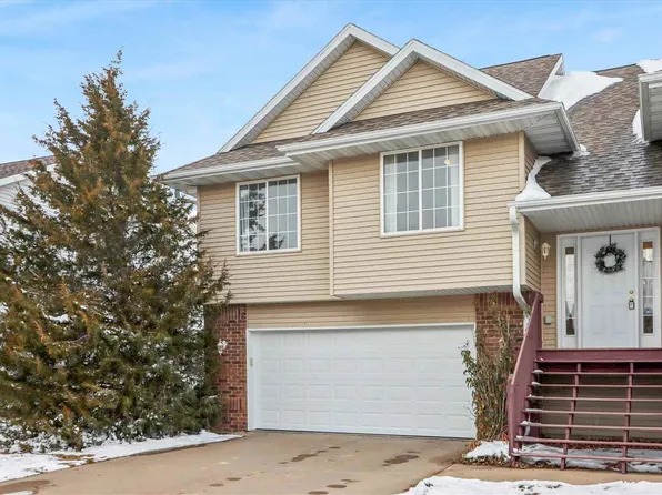 30 Florence Way, North Liberty, IA 52317