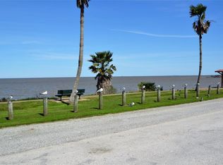 218 Debbie Ln, San Leon, TX 77539