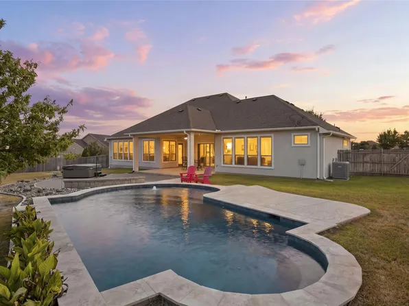 112 Haven Cv, Hutto, TX 78634