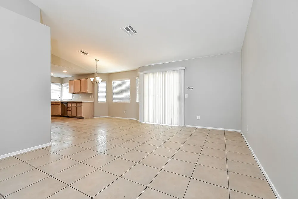 4 bed, 2.0 bath, 1498 sqft, $2,150 — Photo 3