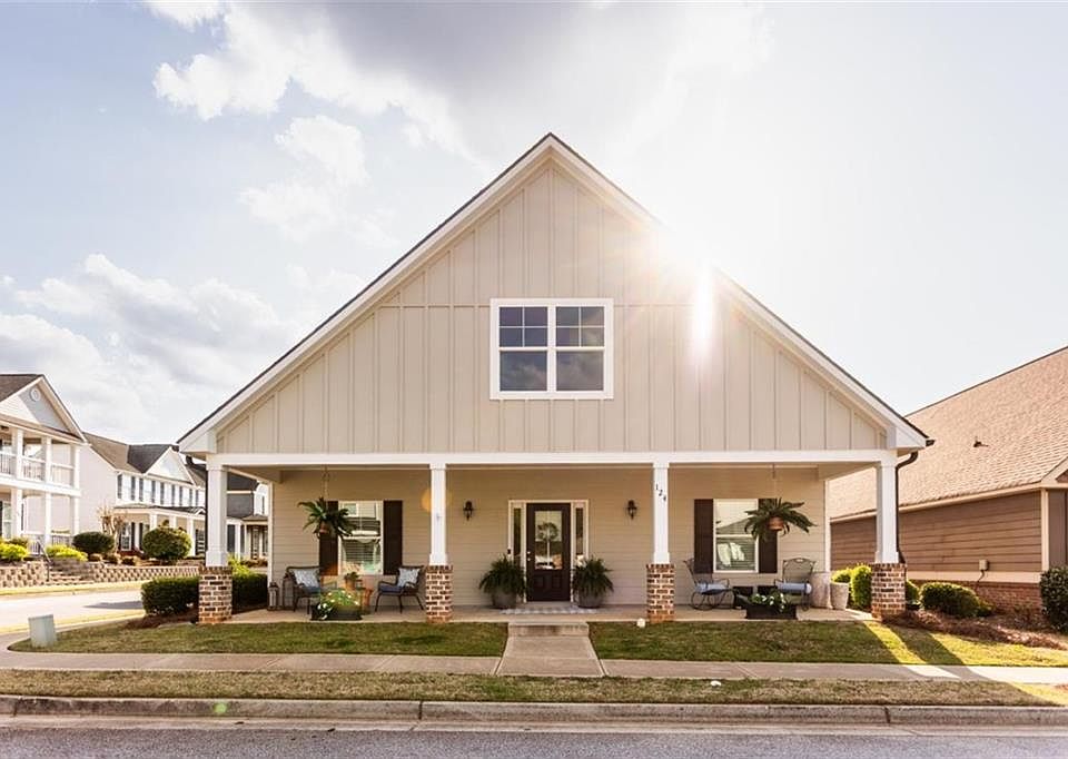 1st image of 124 Tan Yard Rd