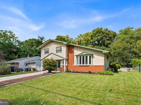 611 Pasadena Dr, Magnolia, NJ 08049
