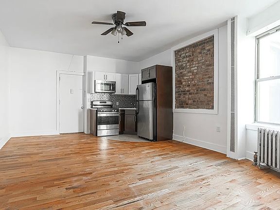 2nd image of 60 Clarkson Ave #3D