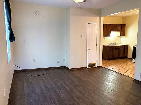 4th image of 2720 W Clarke St #2722