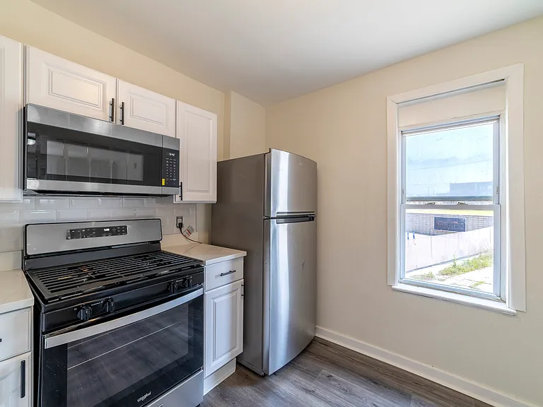19 Rimbach St #6 — Photo 9