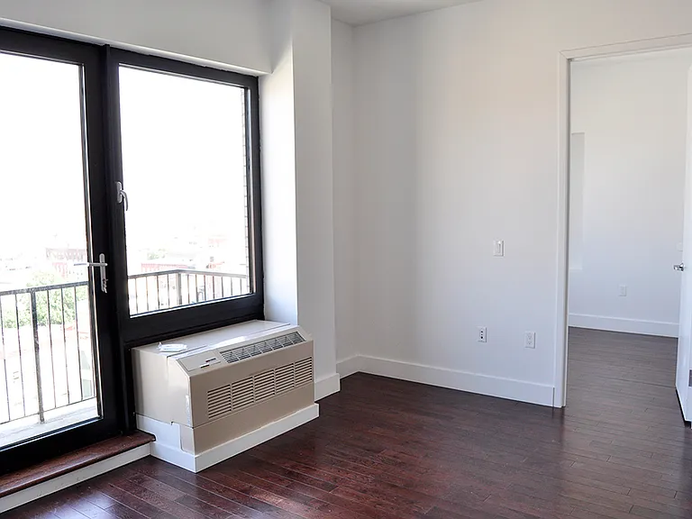 991 Willoughby Ave #10C — Photo 3