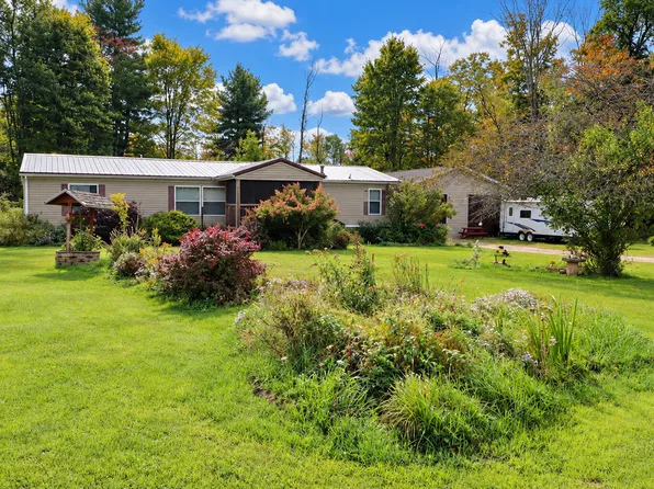 36719 Lake Rd, Union City, PA 16438
