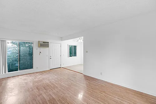 5923 Carlton Way Photo 1