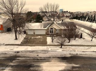 2640 Henry St, Bismarck, ND 58503