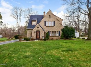 1214 Oakleigh Rd NW, Grand Rapids, MI