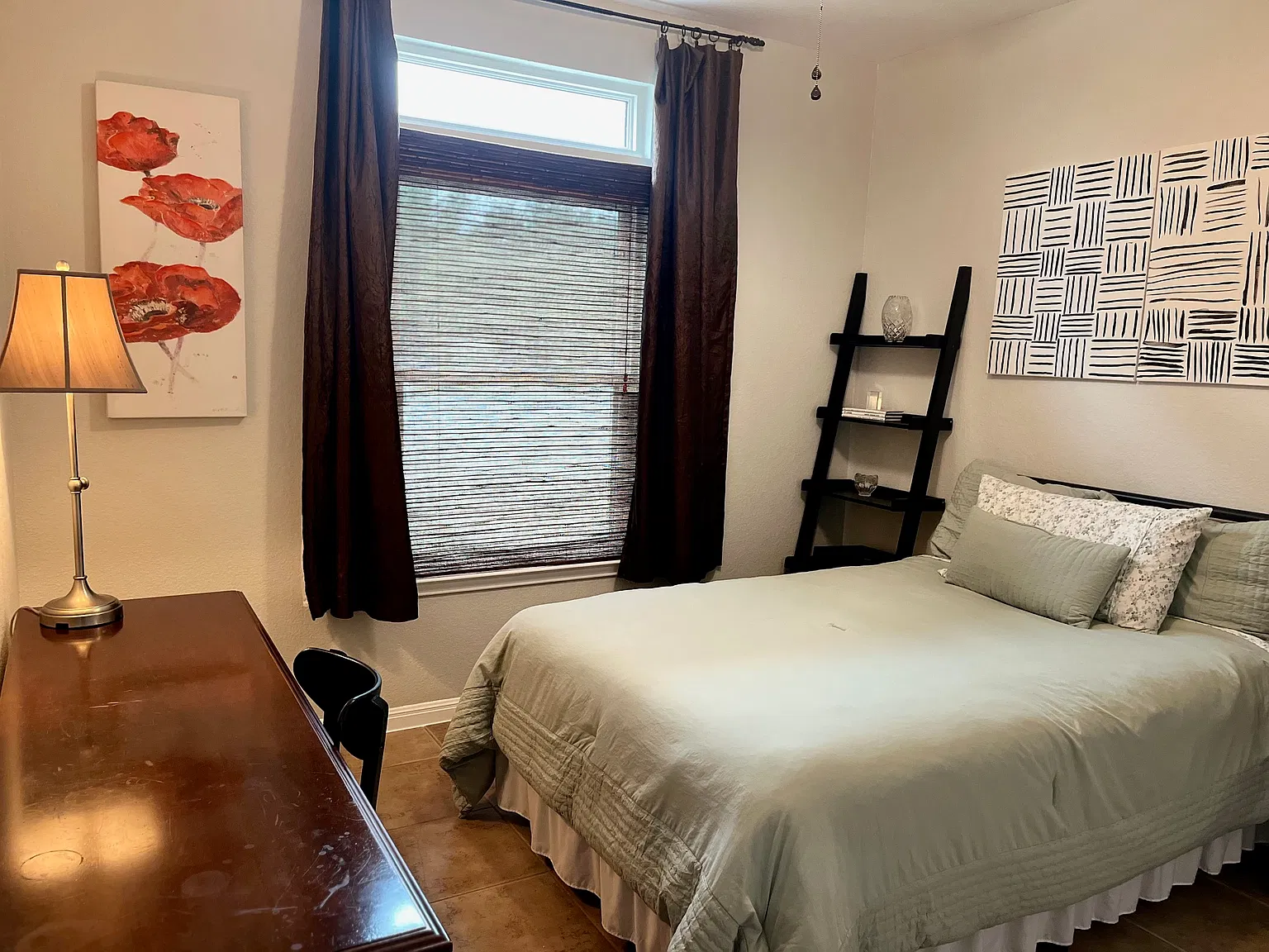 611 Newport Dr — Photo 1