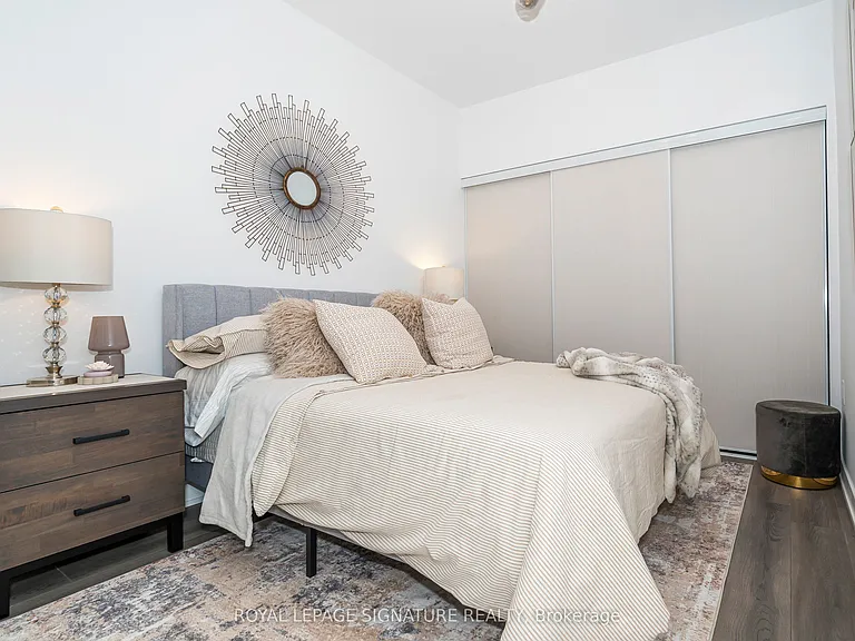 7439 Kingston Rd #815 — Photo 11