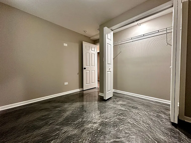 Amazing 4-bed Duplex by UIC — Photo 34