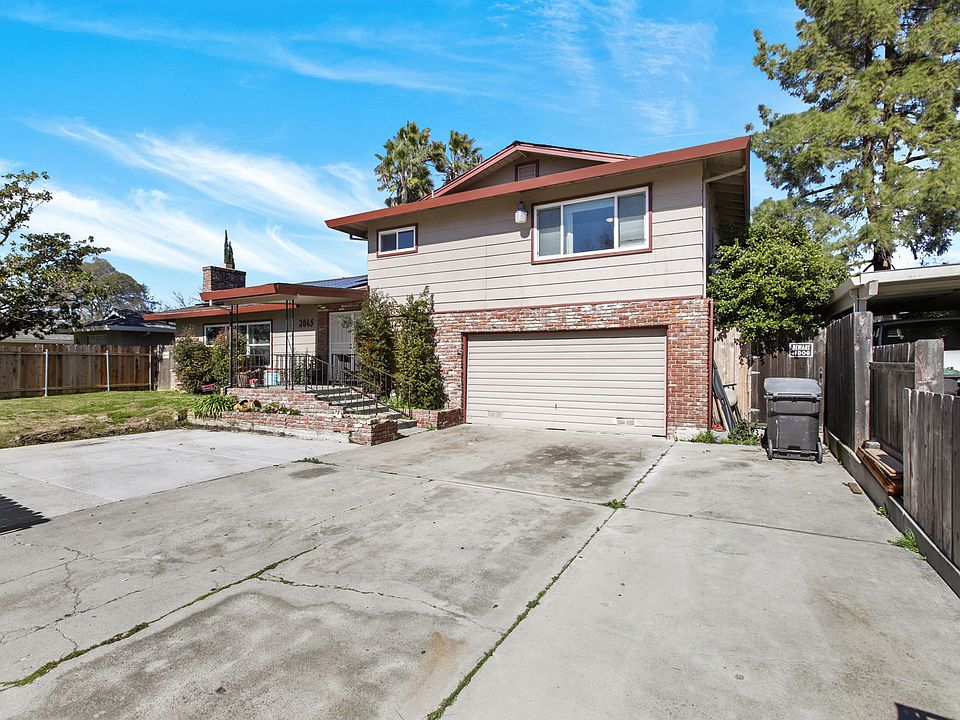 1st image of 2065 W Paloma Ave