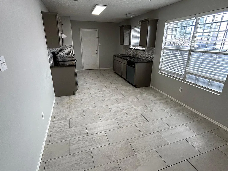 2315 Summit Ln — Photo 7