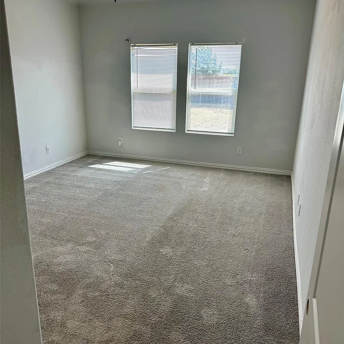 3 bed, 2.5 bath, 2495 sqft, $2,495 — Photo 4