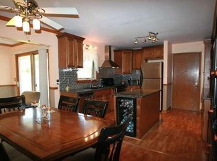 4848 Sumac Ln, Greendale, WI 53129