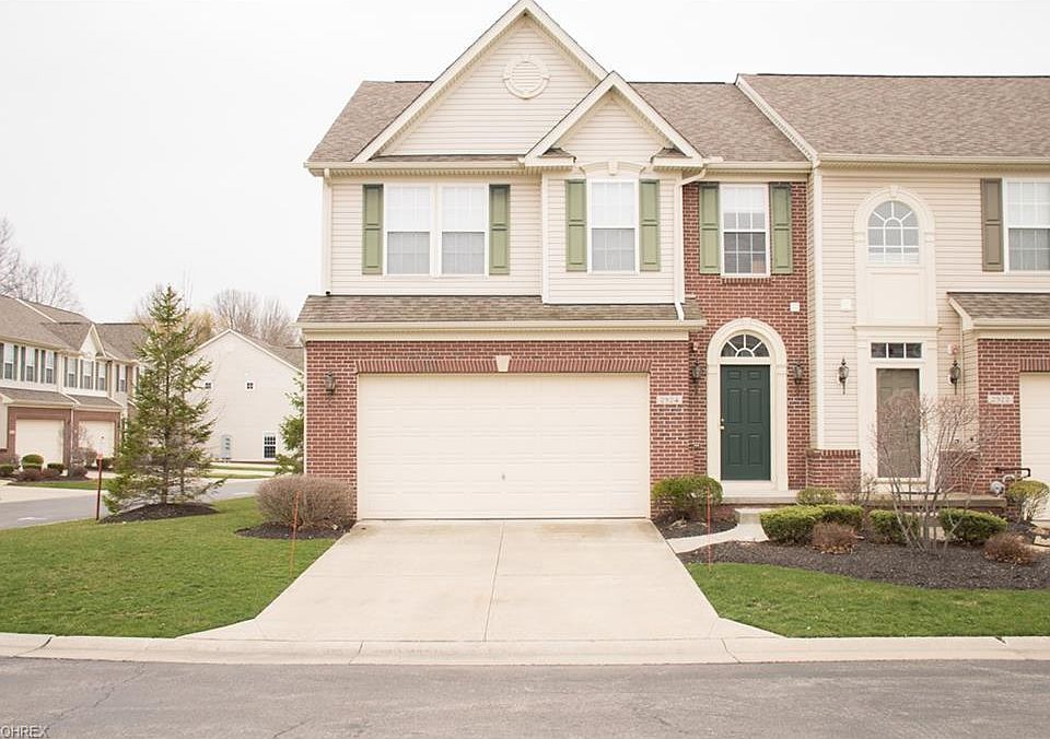 1st image of 2924 Cambridge Cir
