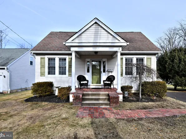 61 New St, Willow Grove, PA 19090