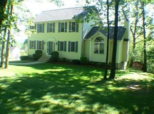 31 Leland Hill Rd, Sutton, MA 01590