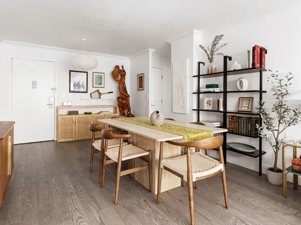 301 East 69th Street image 11 of 15