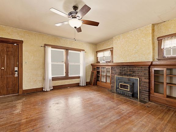 3rd image of 3240 E Country Club Pl