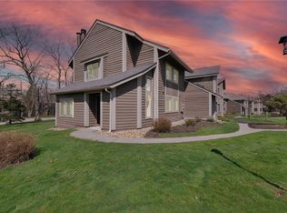 1265 Gristmill Ct, Hidden Valley, PA 15502