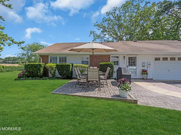 854D Thornhill Court, Lakewood, NJ 08701