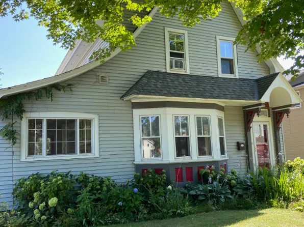 307 W 8th St, Traverse City, MI 49684