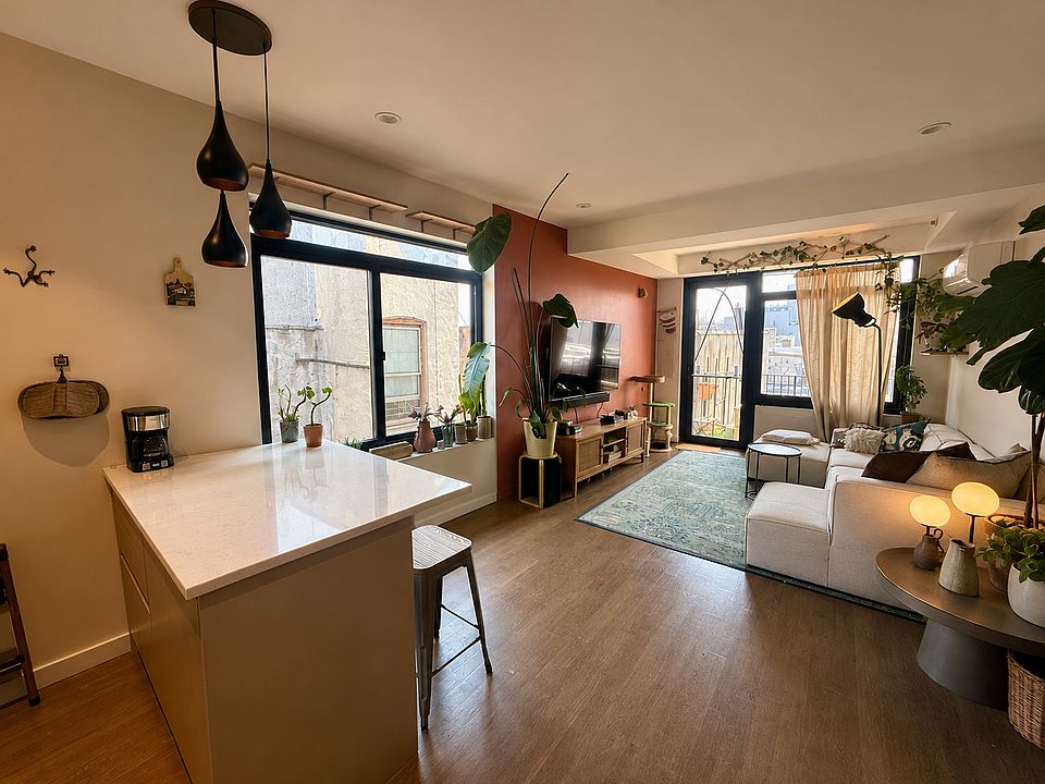 1st image of 15 Troutman St APT 3F