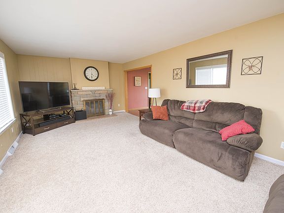 4th image of 5318 Willowbrook Dr