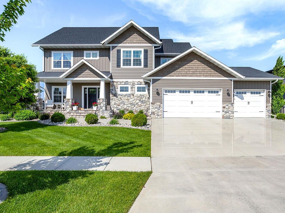 1st image of 2508 McLeod Dr E