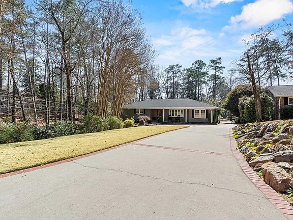3rd image of 3918 Rockbridge Rd
