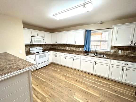4th image of 2523 Piney Branch Rd NW