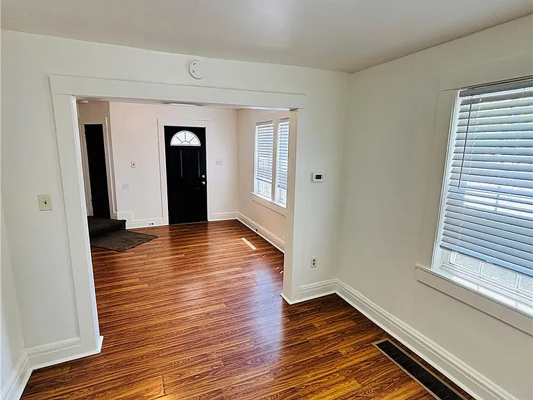 551 Park Pl — Photo 17