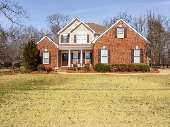 70 Camelot Ln, Anniston, AL 36207