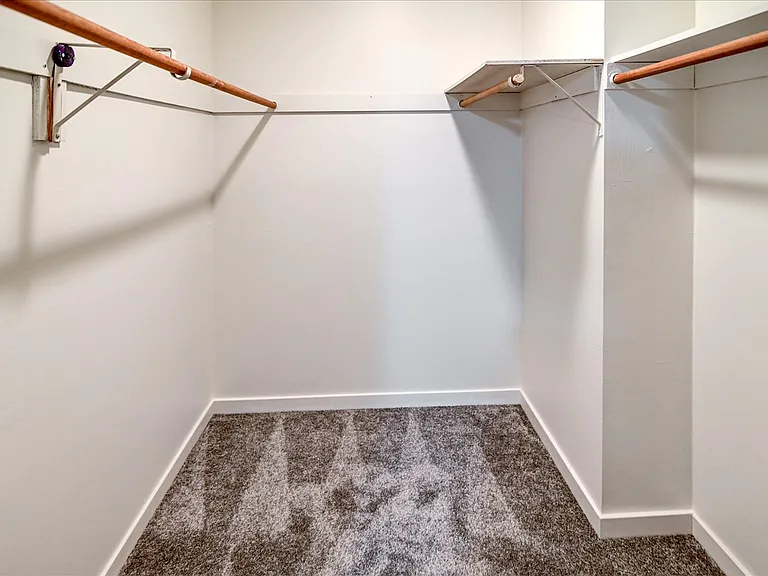 1802 Lake Point Dr #4 — Photo 11