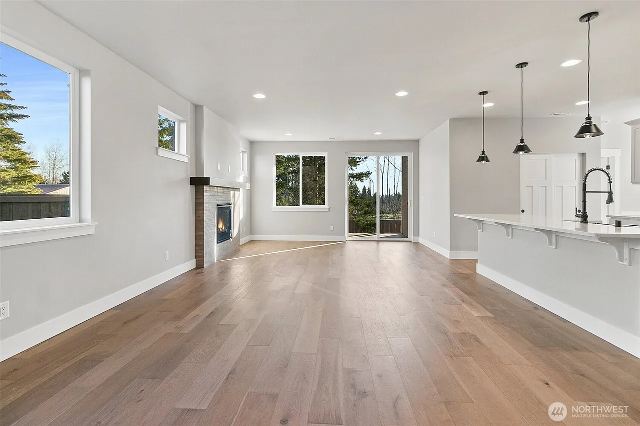 15619 SE 257th Ct — Photo 3