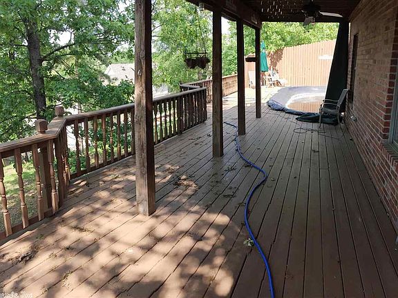 Lower deck