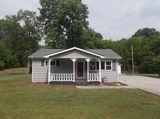 63 Glade Rd, Rossville, GA 30741