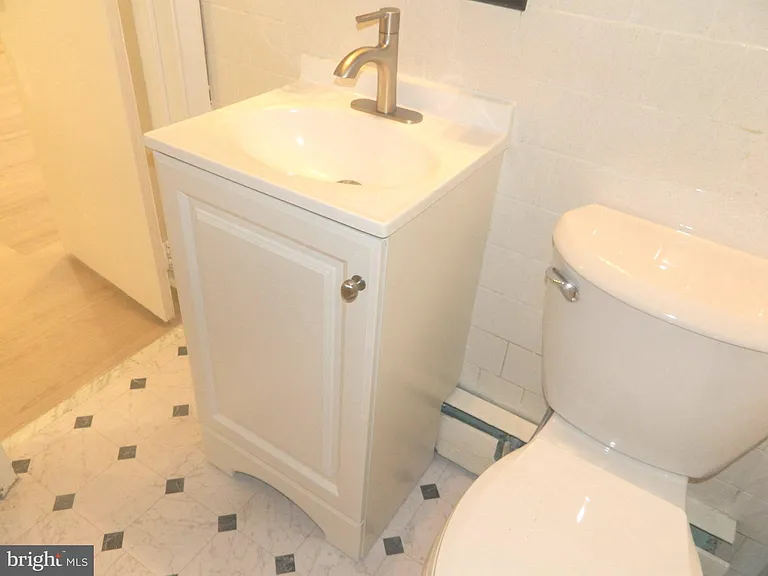 513 12th St NE #9 — Photo 24